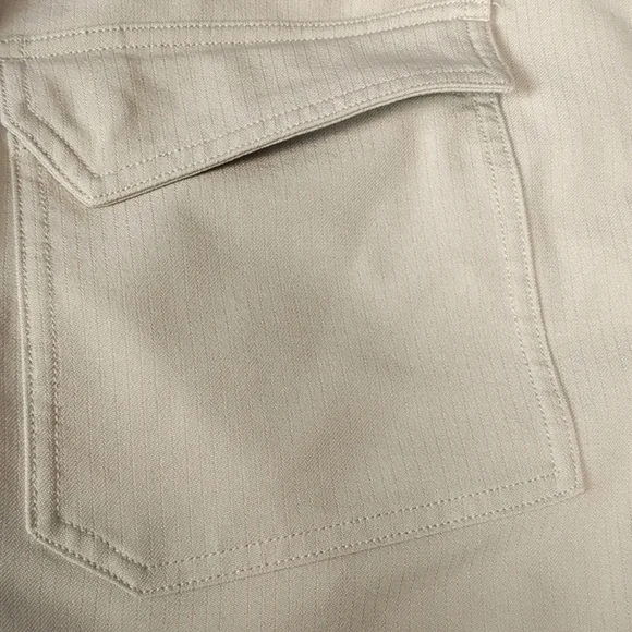 LULULEMON tan pinstripe commute short size 38 big and tall Athletic
